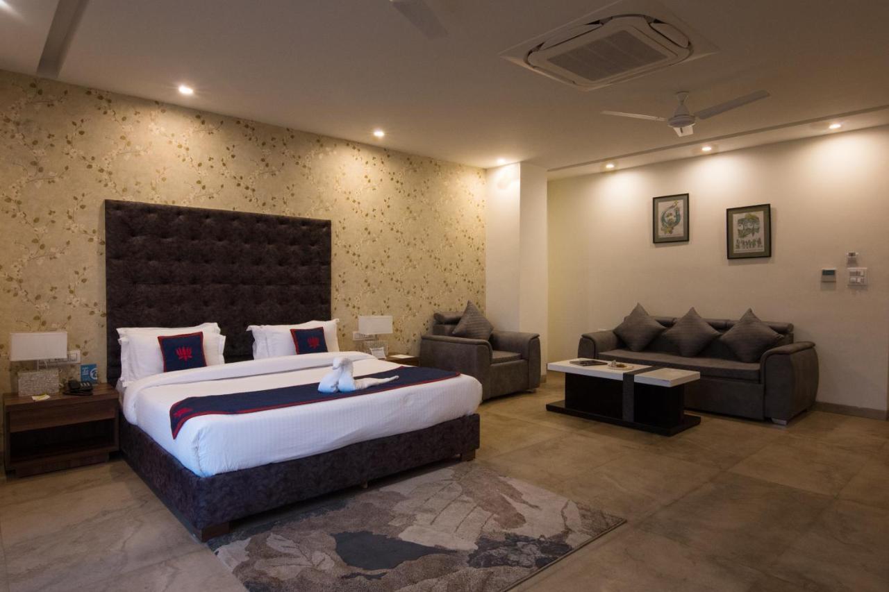 Holywater Hotel By Ganga Kinare #150 Mts From Ganga Ghat Rishikesh Exterior photo